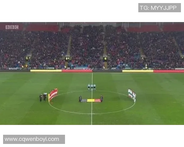 足球巨星同框瞬间高清回顾展现球场外的友谊与荣耀